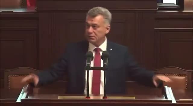 VIDEO: Ministr Blažek vysvětluje bitcoiny.
