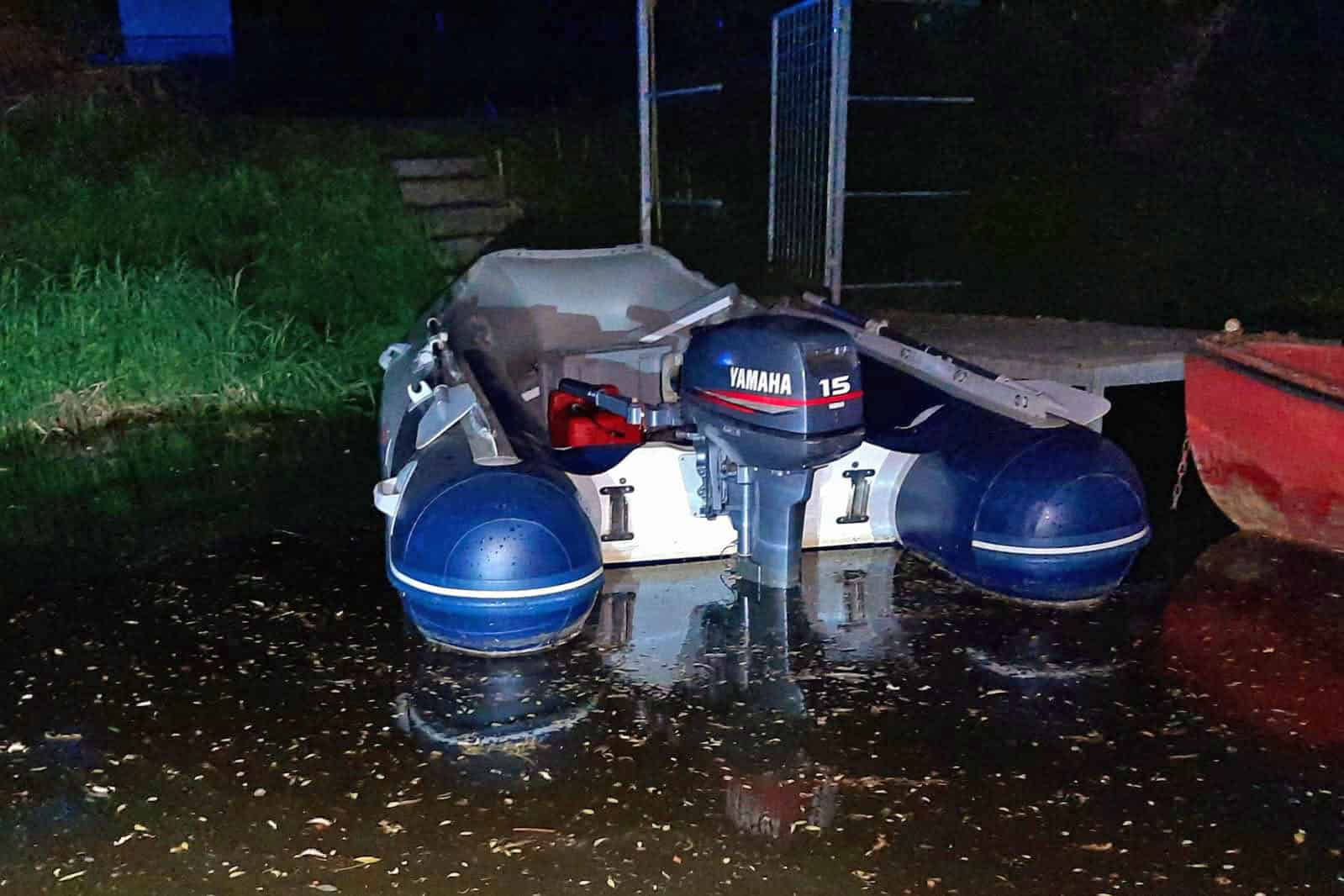 Na tomto člunu tři muži na Sázavě havarovali. Foto: PČR