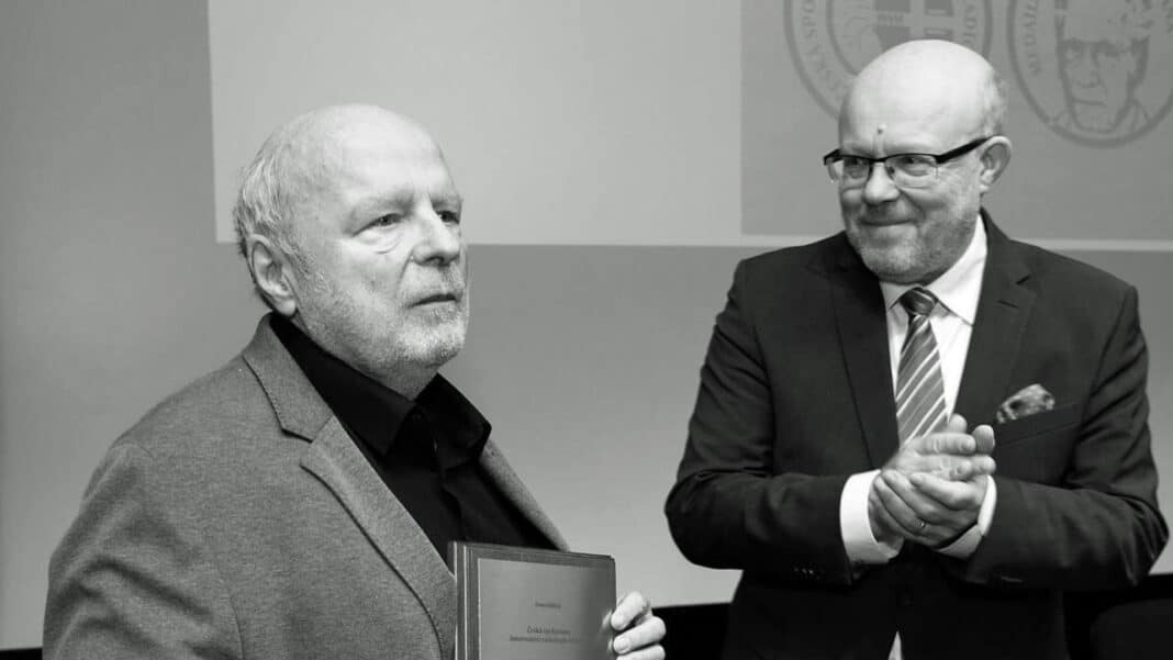 Zemřel lékař Jan H. Peregrin, na snímku s ministrem Vlastimilem Válkem. Foto: IKEM