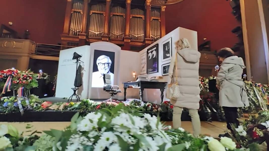 Poslední rozloučení s Jiřím Bartoškou v Rudolfinu.