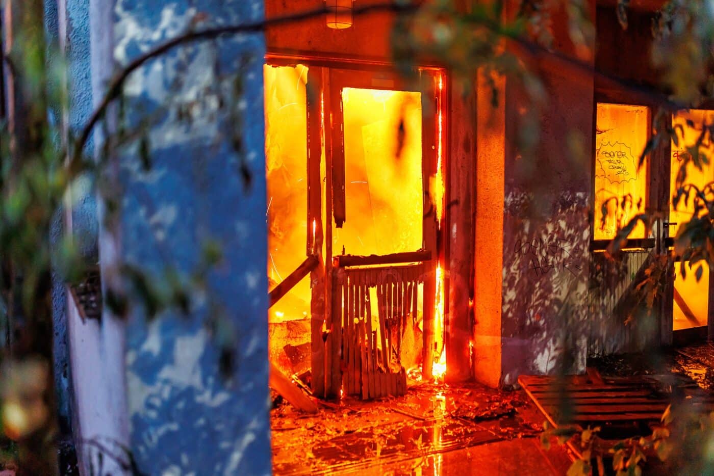 Rozsáhlý požár v Jaroměři. Michal Fanta | HZS KHK