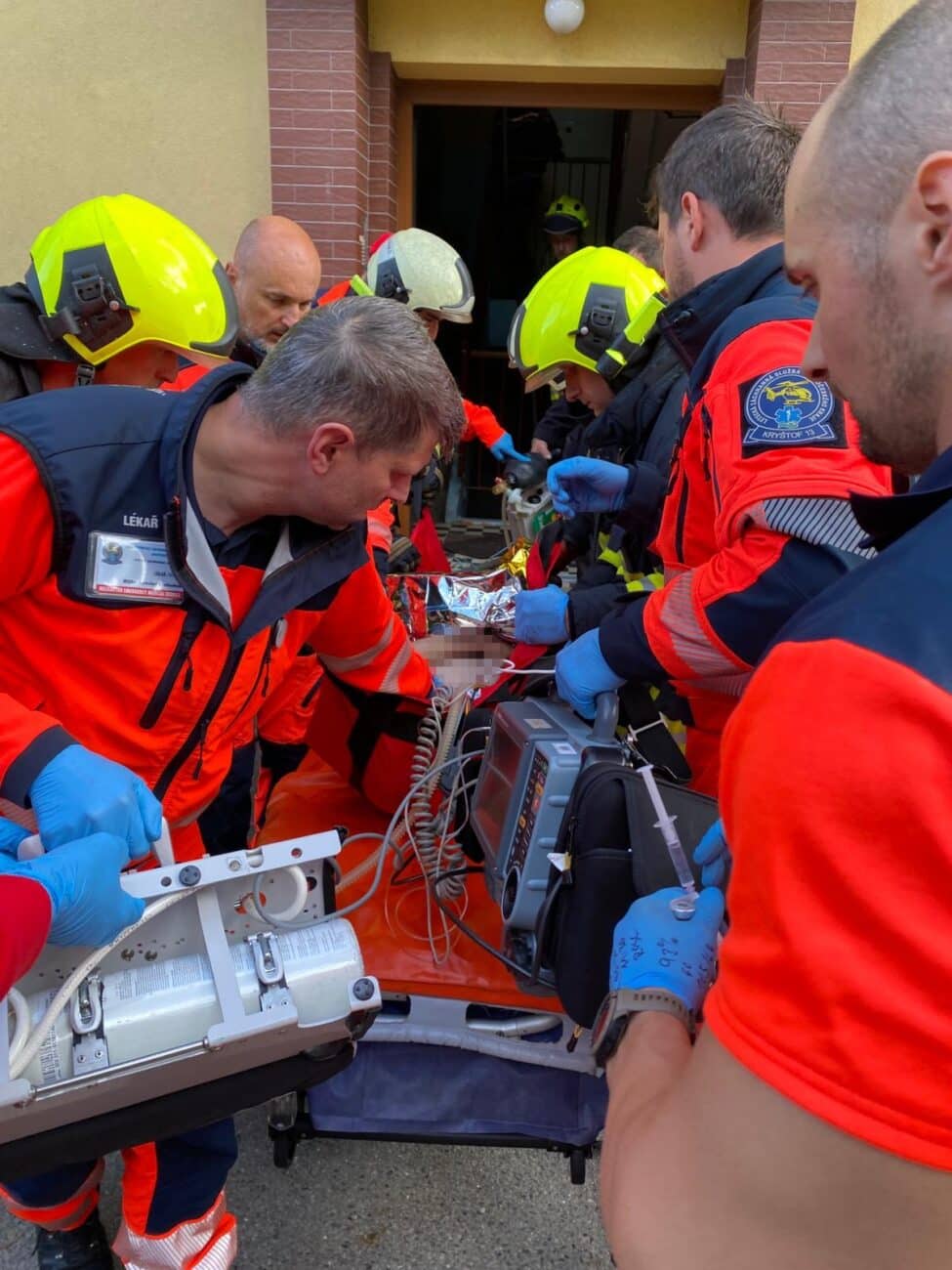 Popáleného muže v Milevsku museli resuscitovat.