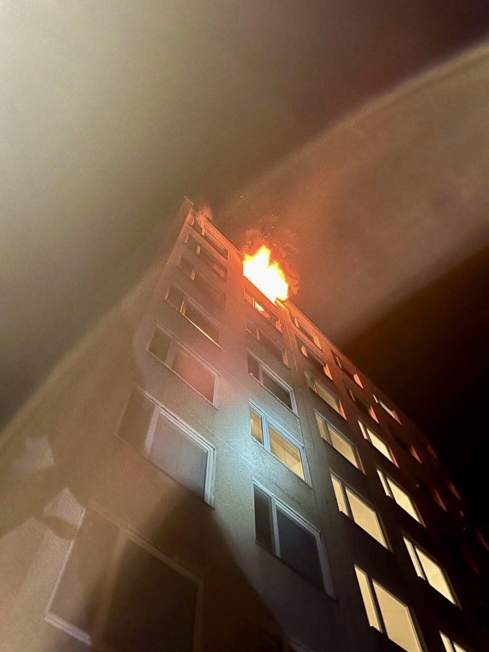 Požár bytu v Praze v ulici Na Komořsku. Foto: HZS