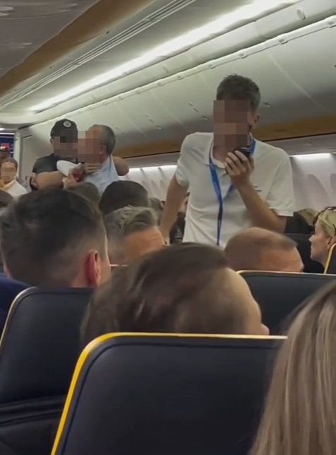 VIDEO: Incident v letadle Ryanair při odletu z Ostravy. Zdroj: IG/@sladuckeovocie