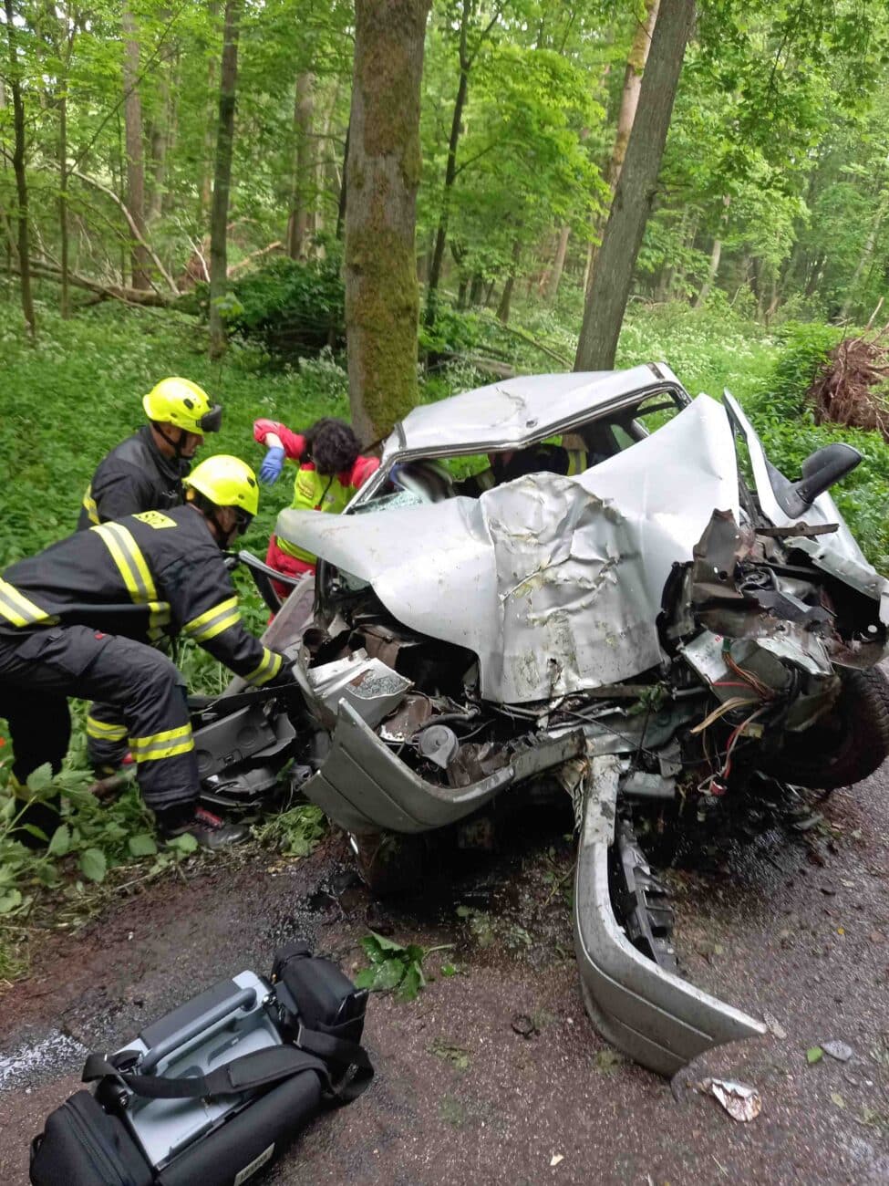 Tragická nehoda u Mladých Buků. Foto: HZS