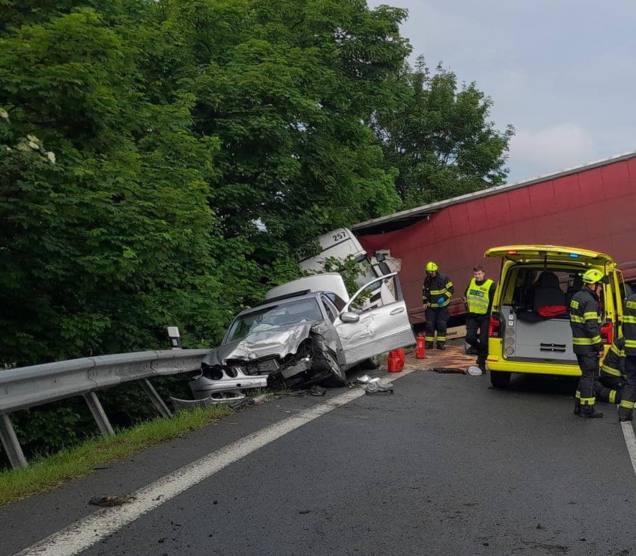 Nehoda na Mělnicku. Foto: HZS
