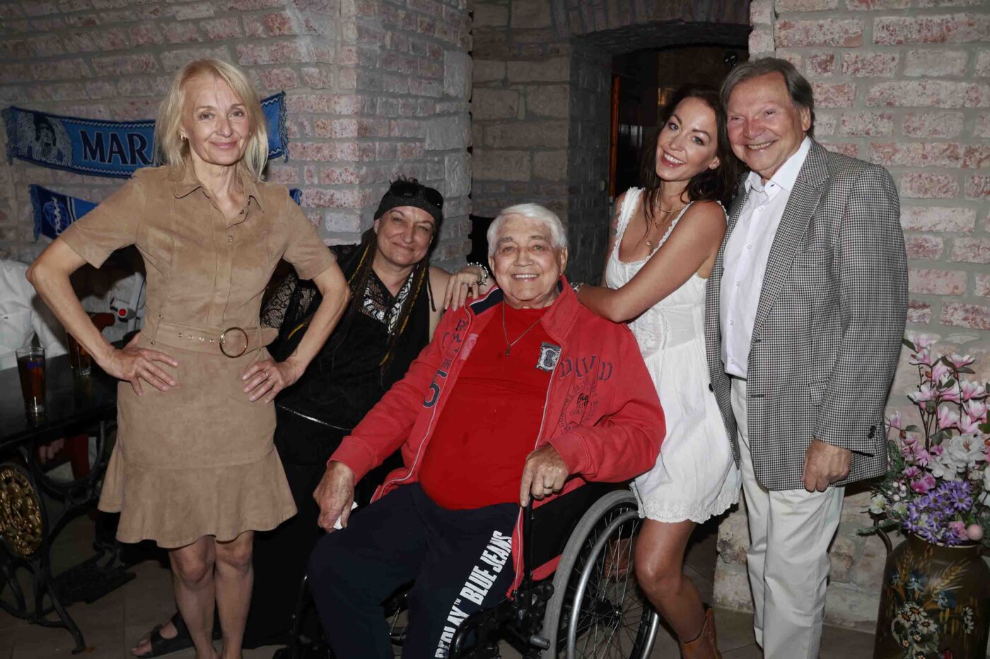 Jiří Krampol na narozeninách Antonína Gondolána 13. 6. 2025. Foto: Nextfoto