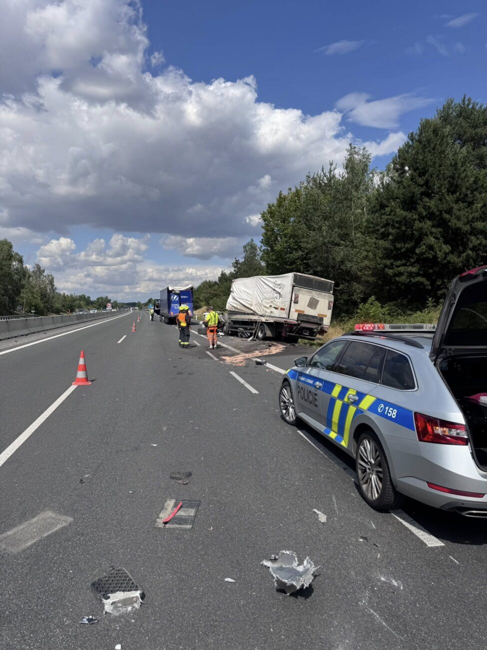 Odpolední nehoda na D5 u Drahelčic. Foto: HZS