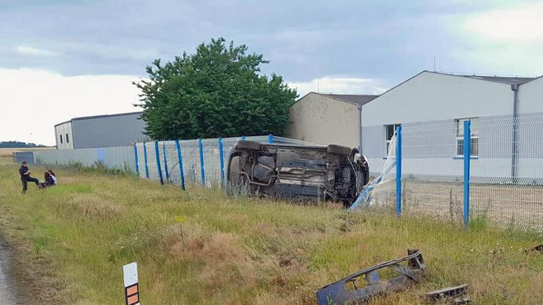 Nehoda u Bělé pod Bezdězem. Foto: HZS