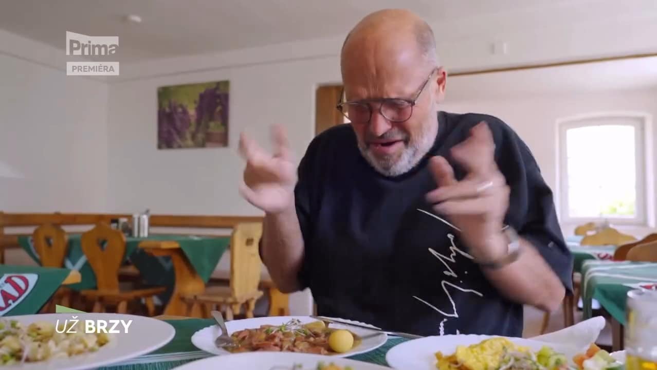VIDEO: Nové díly Ano, šéfe! jsou tady.