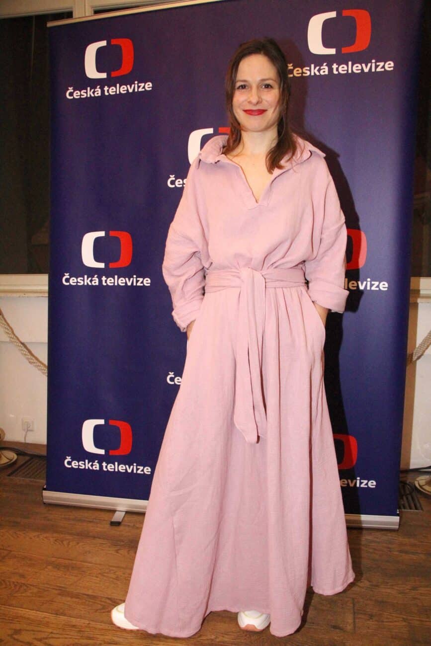 Herečka Veronika Khek Kubařová na dubnové tiskové konferenci ČT. Foto: Nextfoto