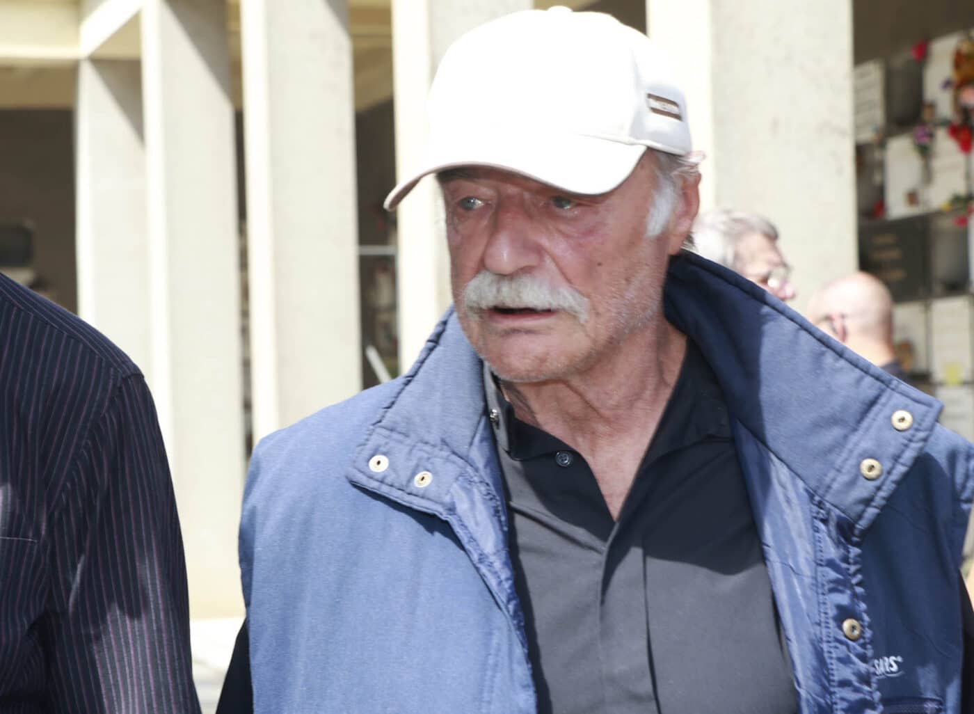 Herec Pavel Nový na pohřbu Jiřího Krampola. Foto: Nextfoto