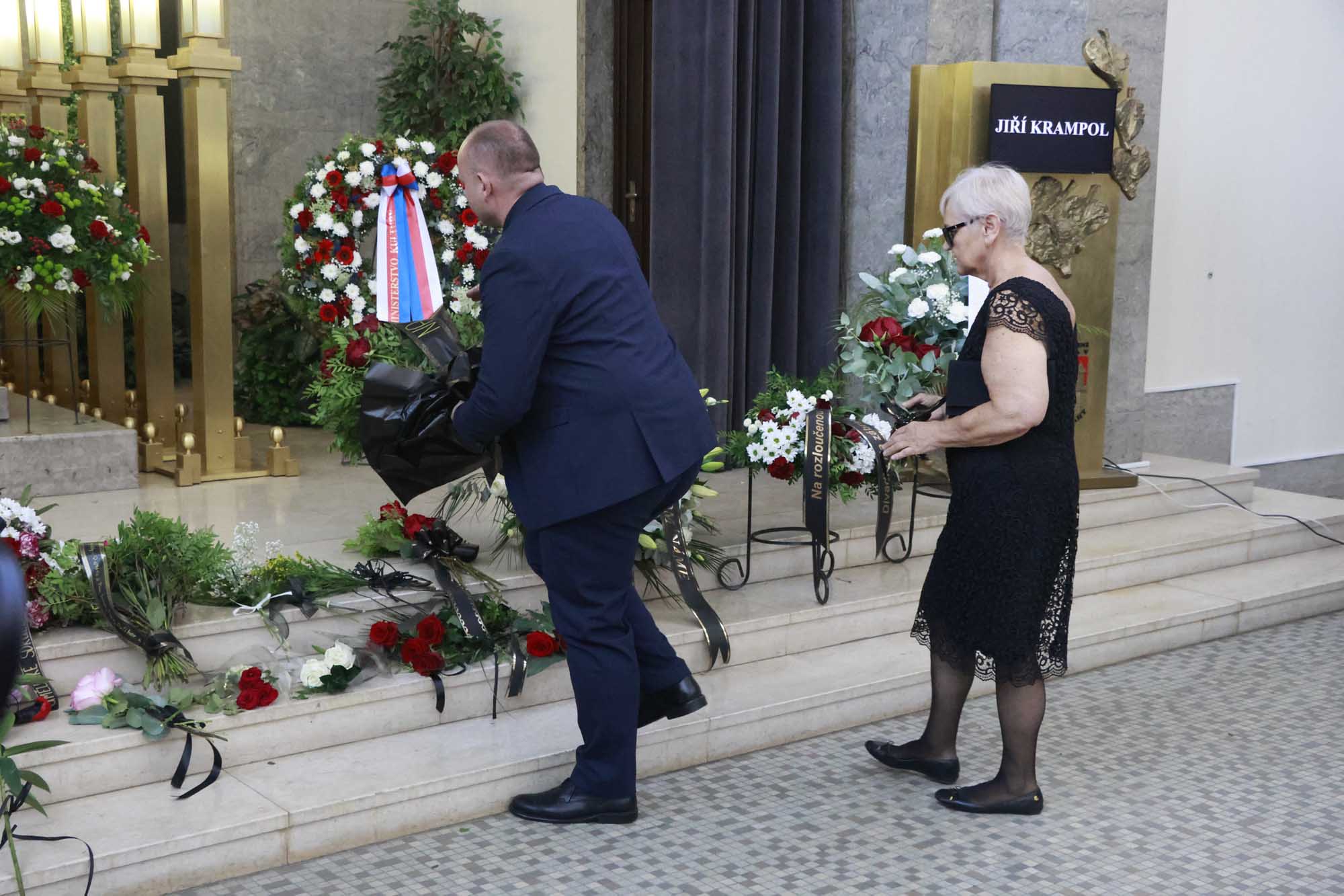 Smuteční obřad herce Jiřího Krampola. Foto: Nextfoto