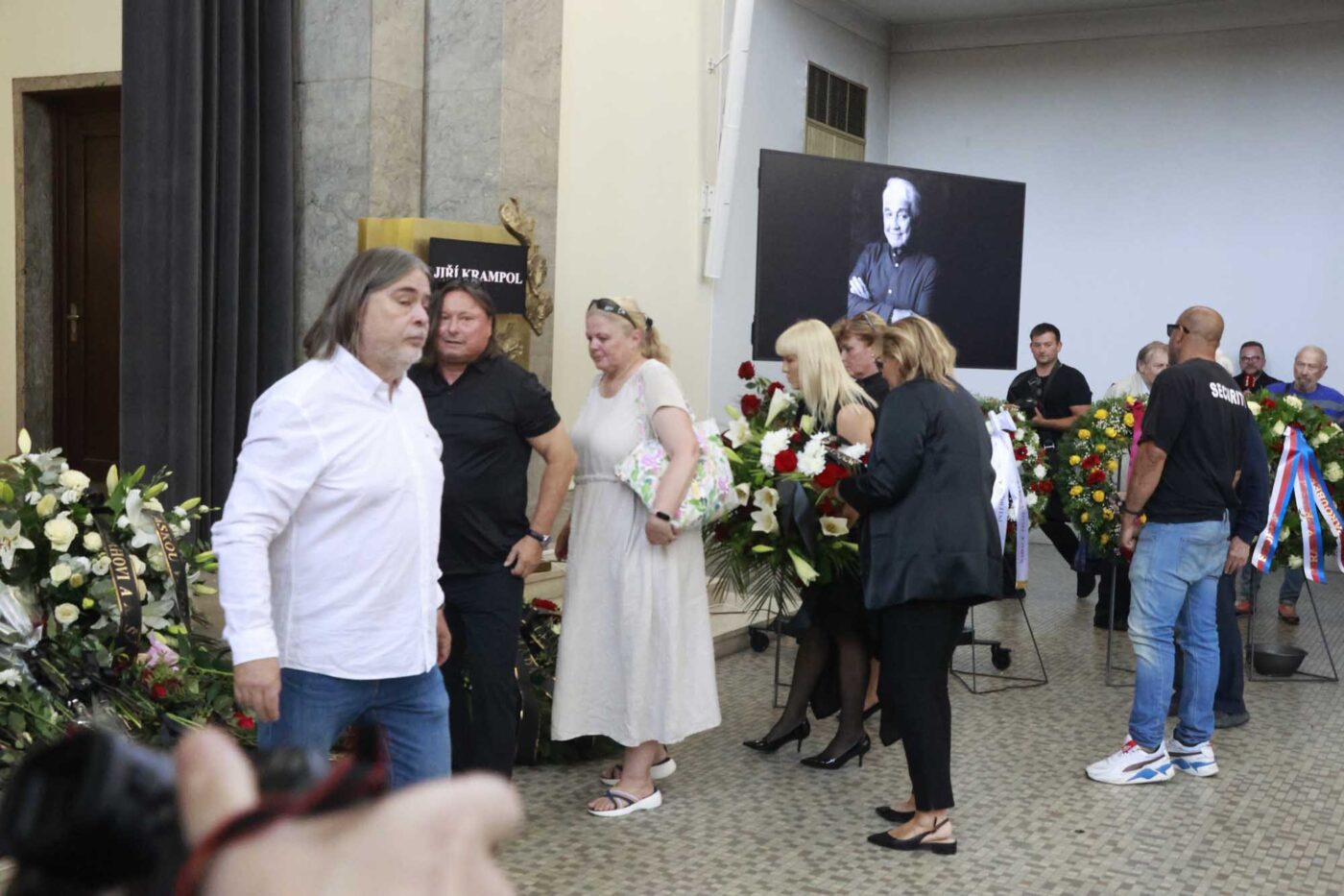 Smuteční obřad herce Jiřího Krampola. Foto: Nextfoto