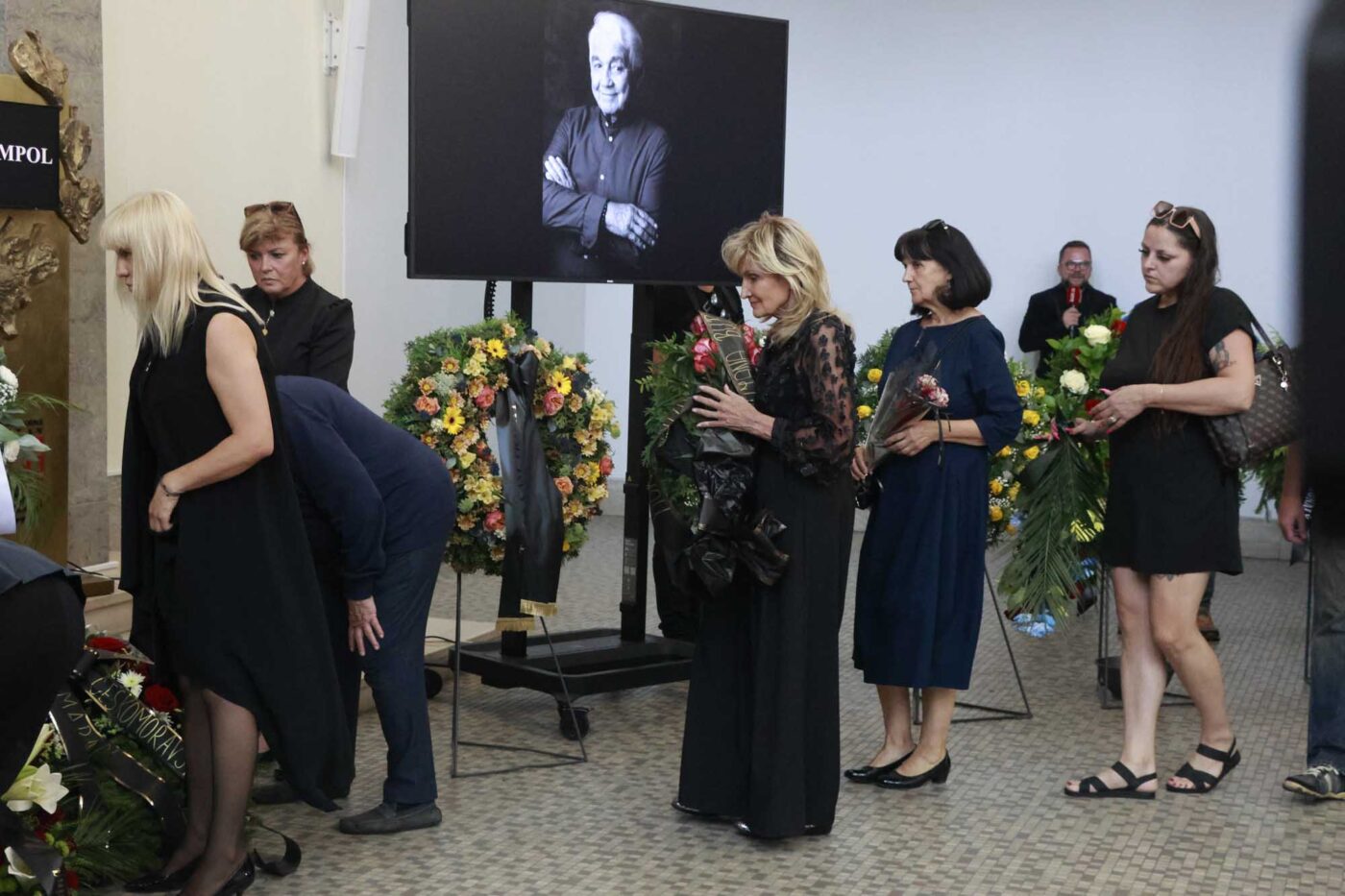 Smuteční obřad herce Jiřího Krampola. Foto: Nextfoto