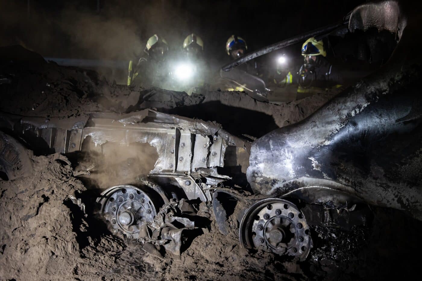 Požár cisterny na dálnici D11. Foto: HZS / Michal Fanta