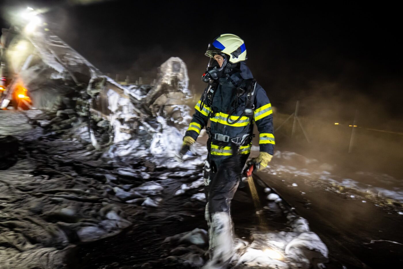 Požár cisterny na dálnici D11. Foto: HZS / Michal Fanta