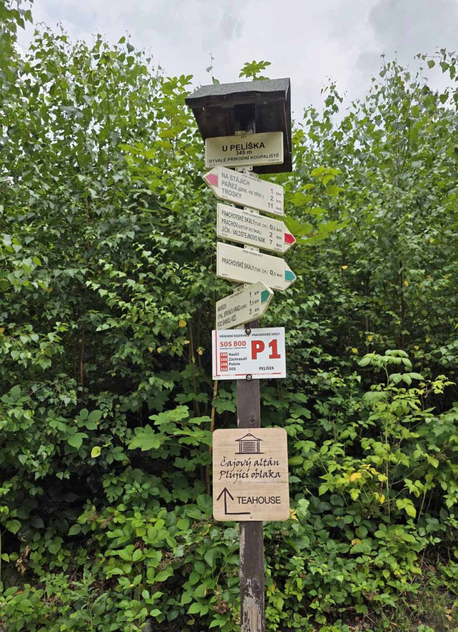 Od Prachovských skal vedou turistické trasy, třeba na skalní hrad Pařez. Foto: ČRzprávy