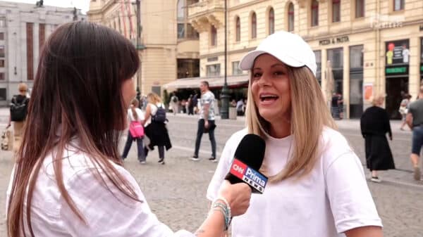 Laďka Něrgešová nosí po náročné léčbě blond paruku. Zdroj: ShowTime