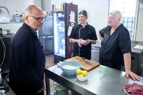 Ano, šéfe! ve Starosuchdolské restauraci. Foto: TV Prima