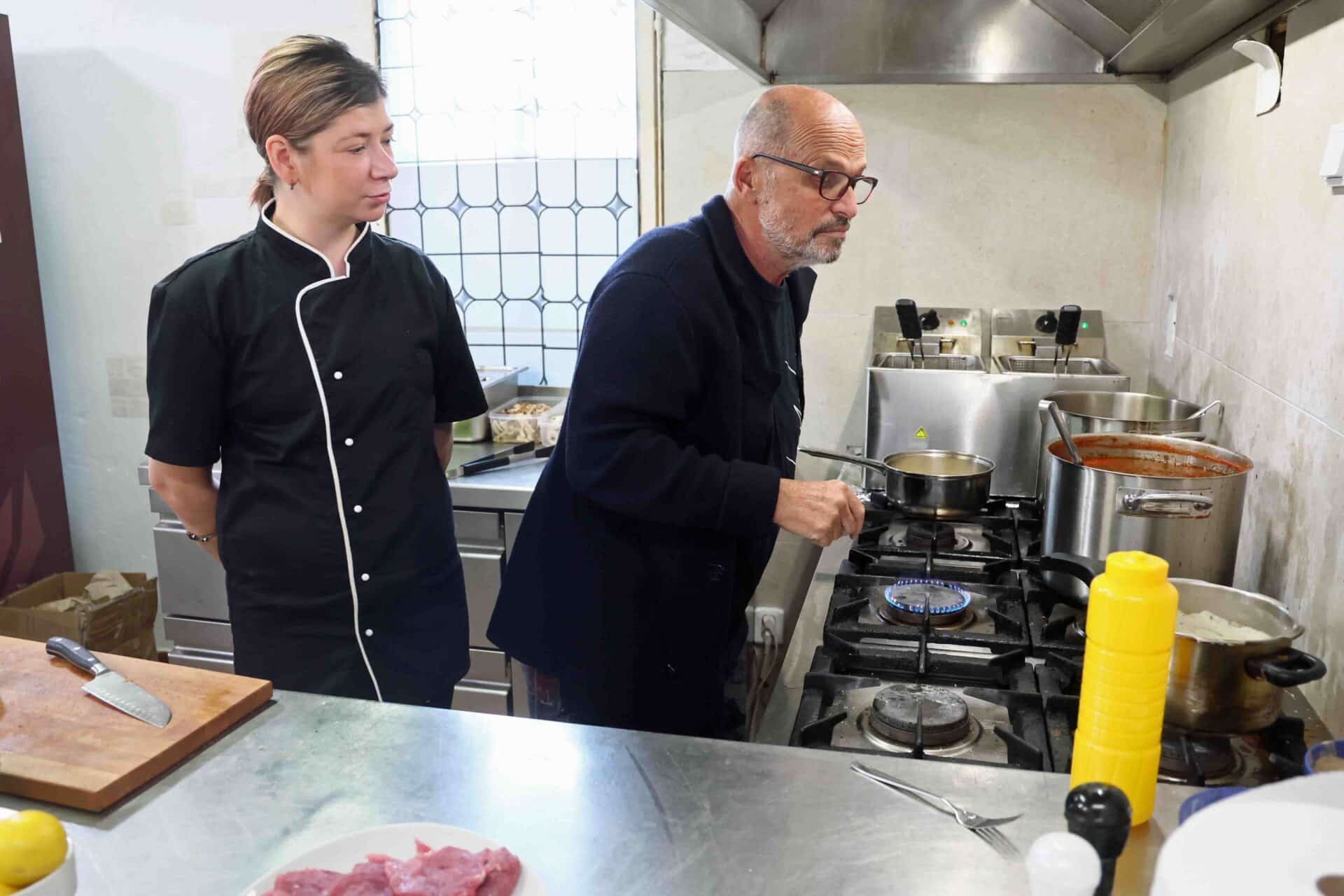 Ano, šéfe! ve Starosuchdolské restauraci. Foto: TV Prima