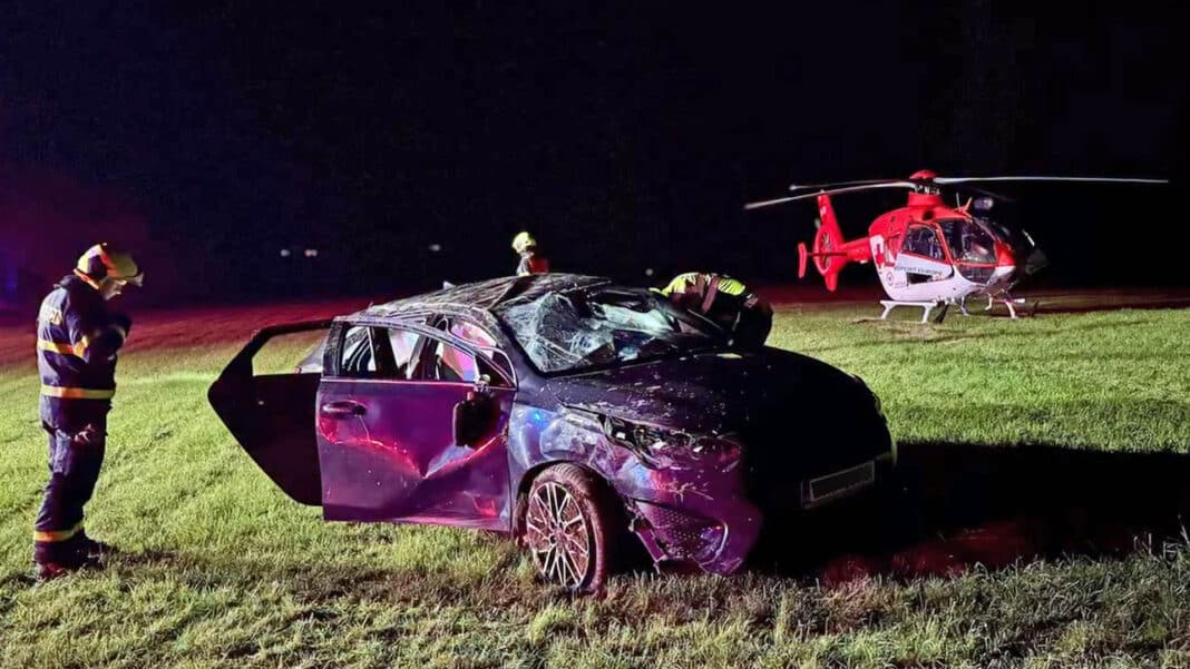 Auto plné mladých lidí havarovalo v Bohučovicích. Foto: ZZS