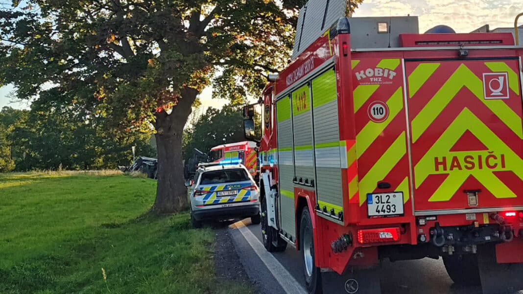 Tragická nehoda motorky a traktoru u Kunratic. Foto: obec