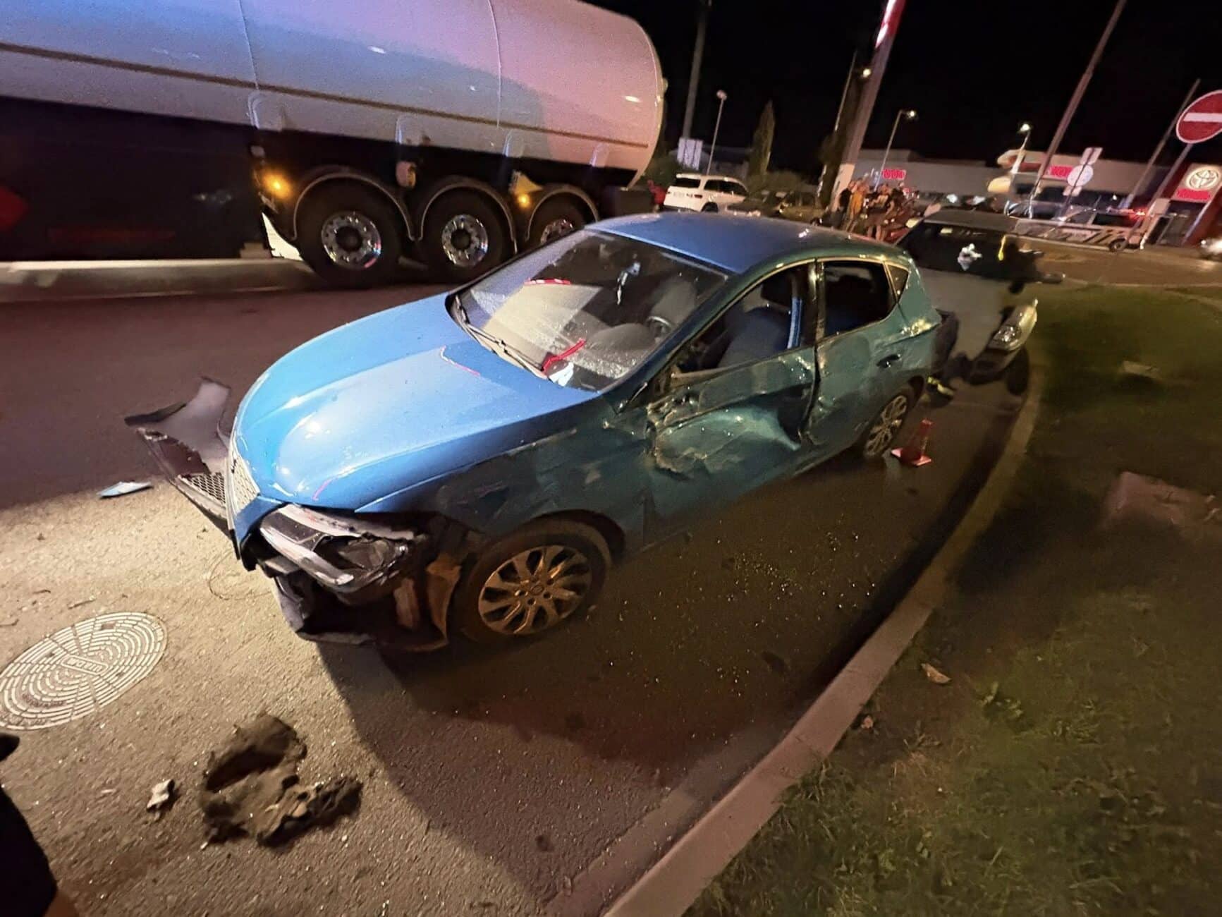 Nehoda na benzince v Opavě. Foto: FB/Kde stojí švestky Opava