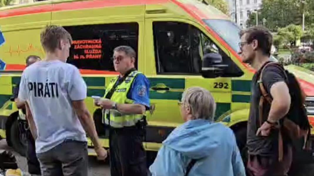 Pirátského dobrovolníka napadl agresor, zasahovala záchranka.