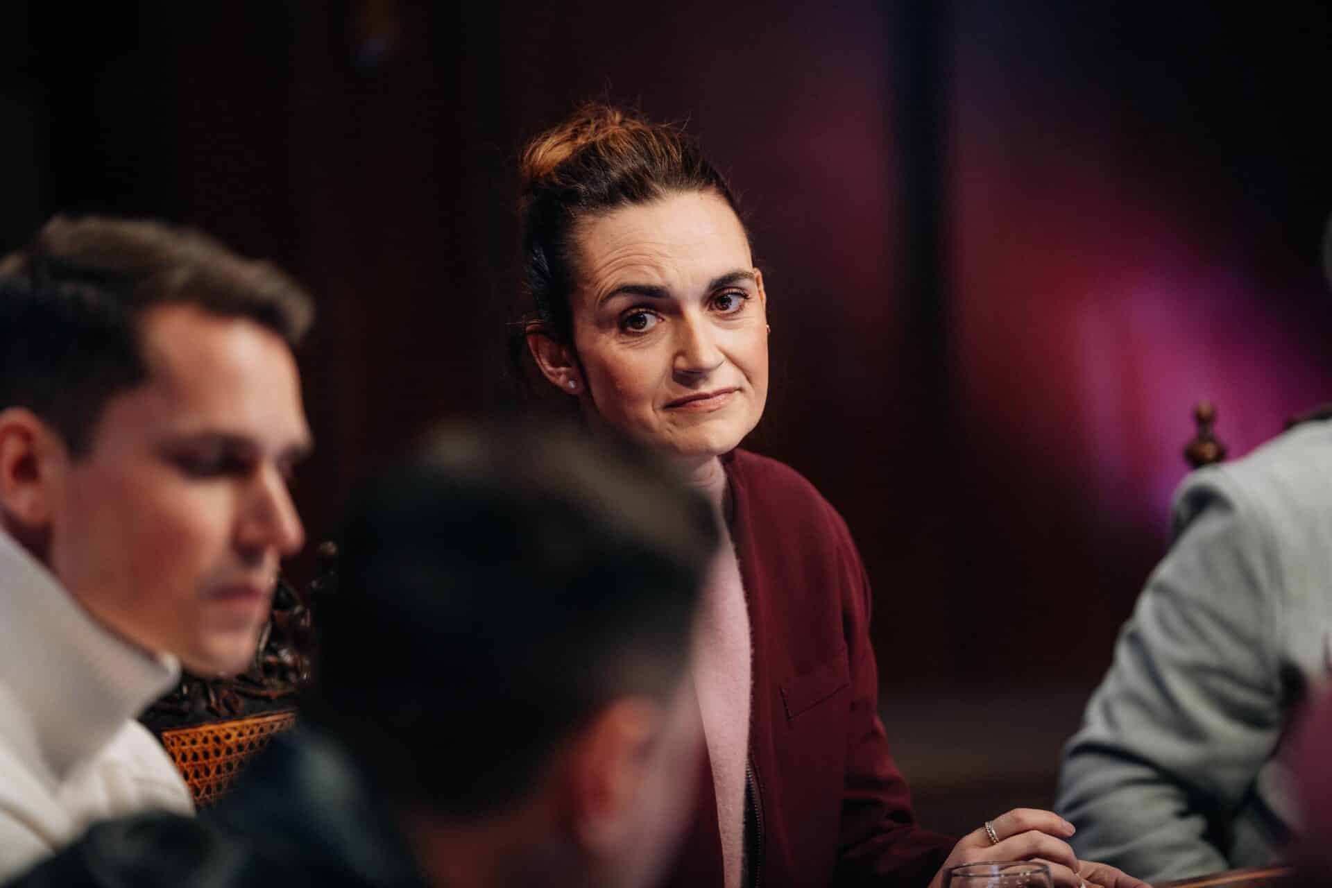 Zrádci 2 - 7. díl: Situace u kulatého stolu gradovala. Foto: Prima