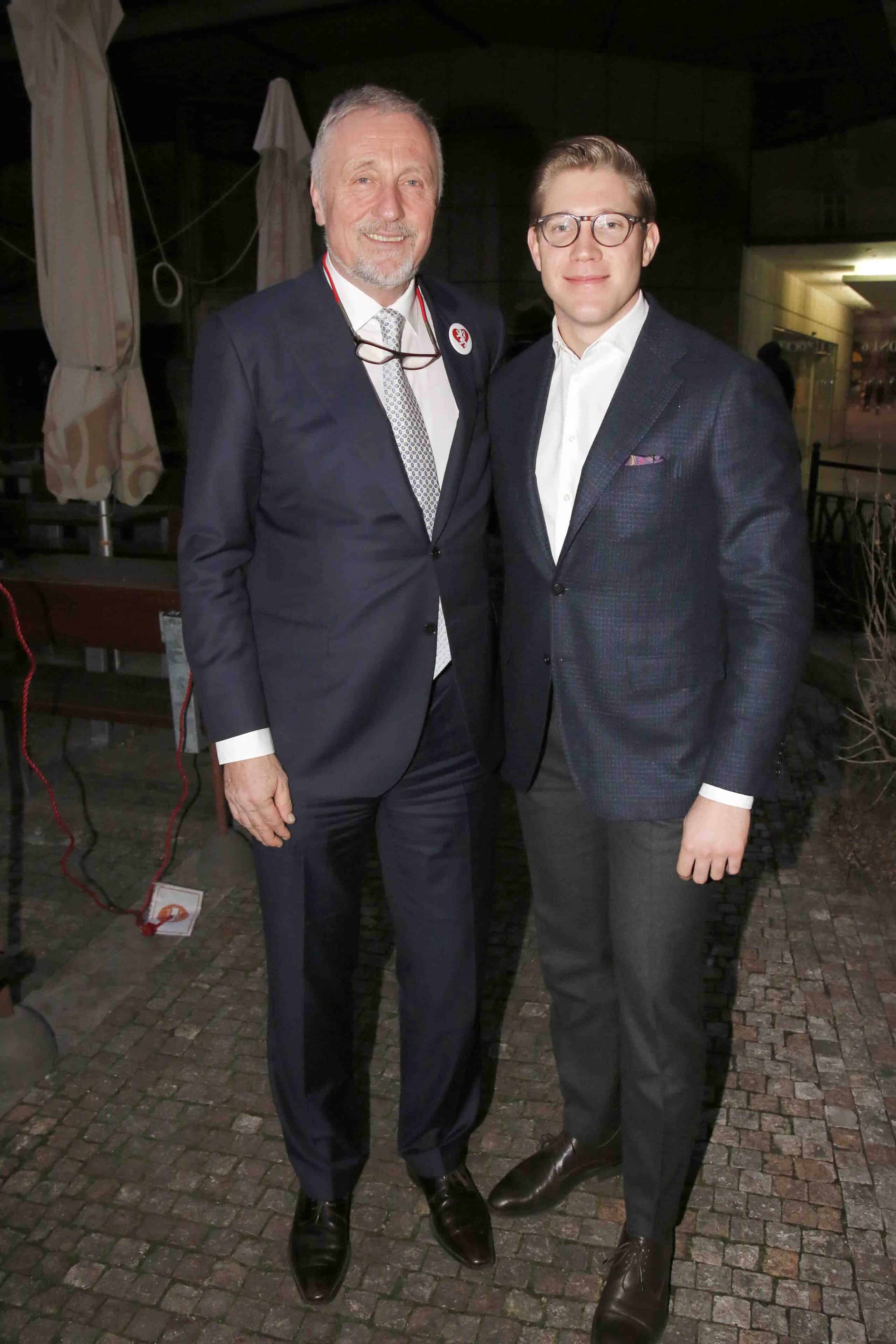 Expremiér Miroslav Topolánek se synem Tomášem. Foto: Nextfoto