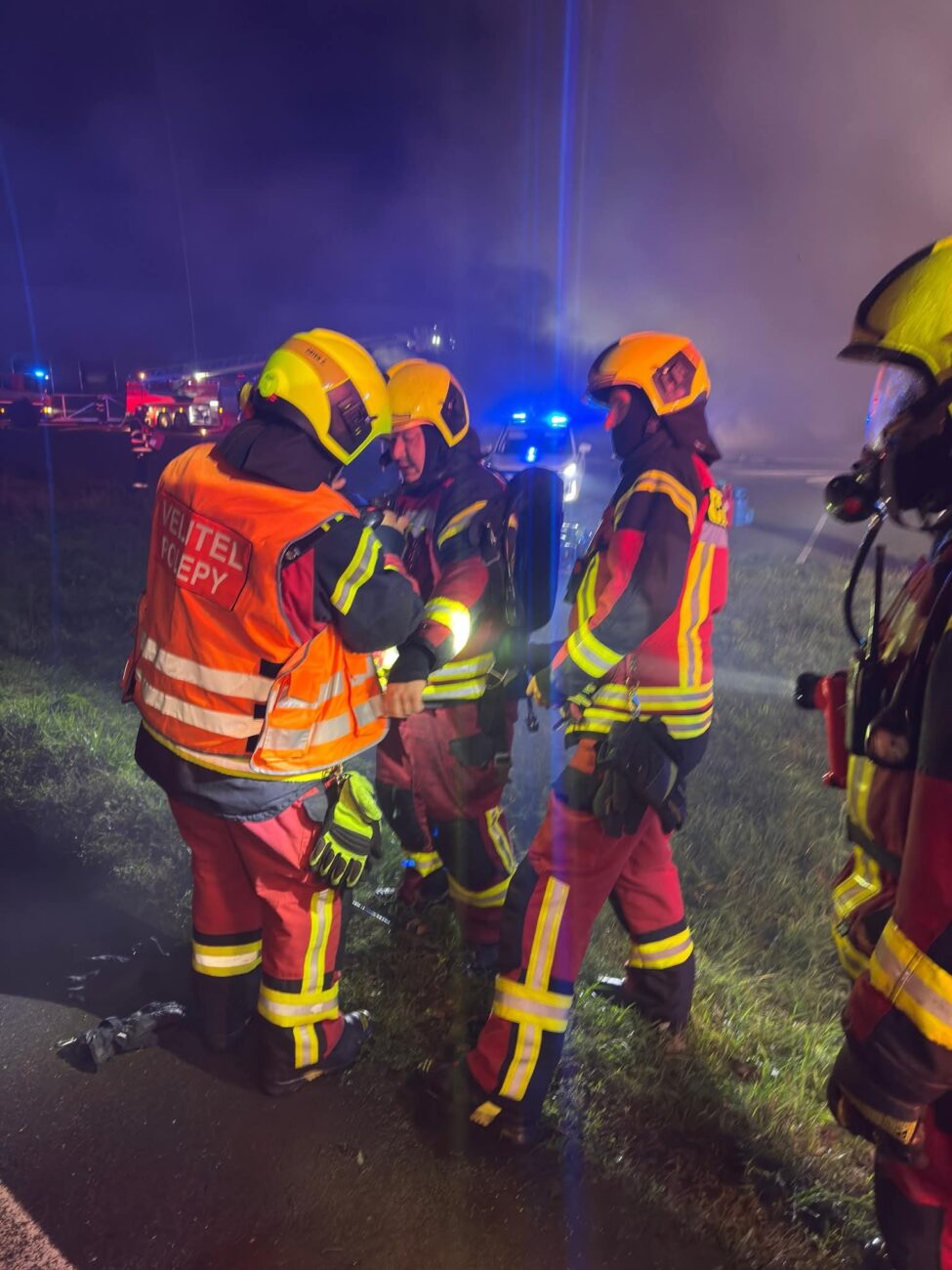Požár haly v Bohušovicích nad Ohří. Foto: HZS
