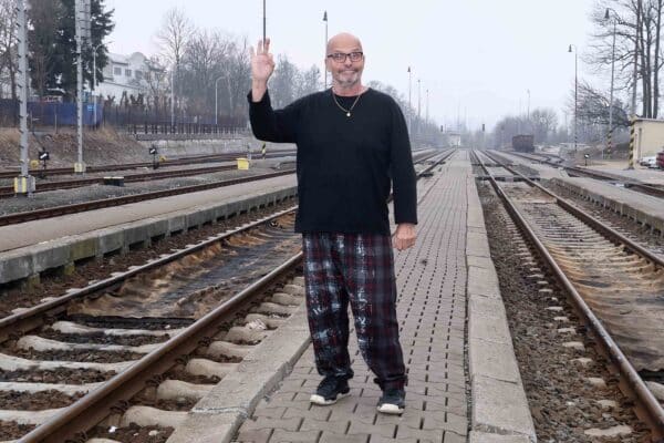 Zdeněk Pohlreich v nádražce v Bruntálu. Foto: TV Prima