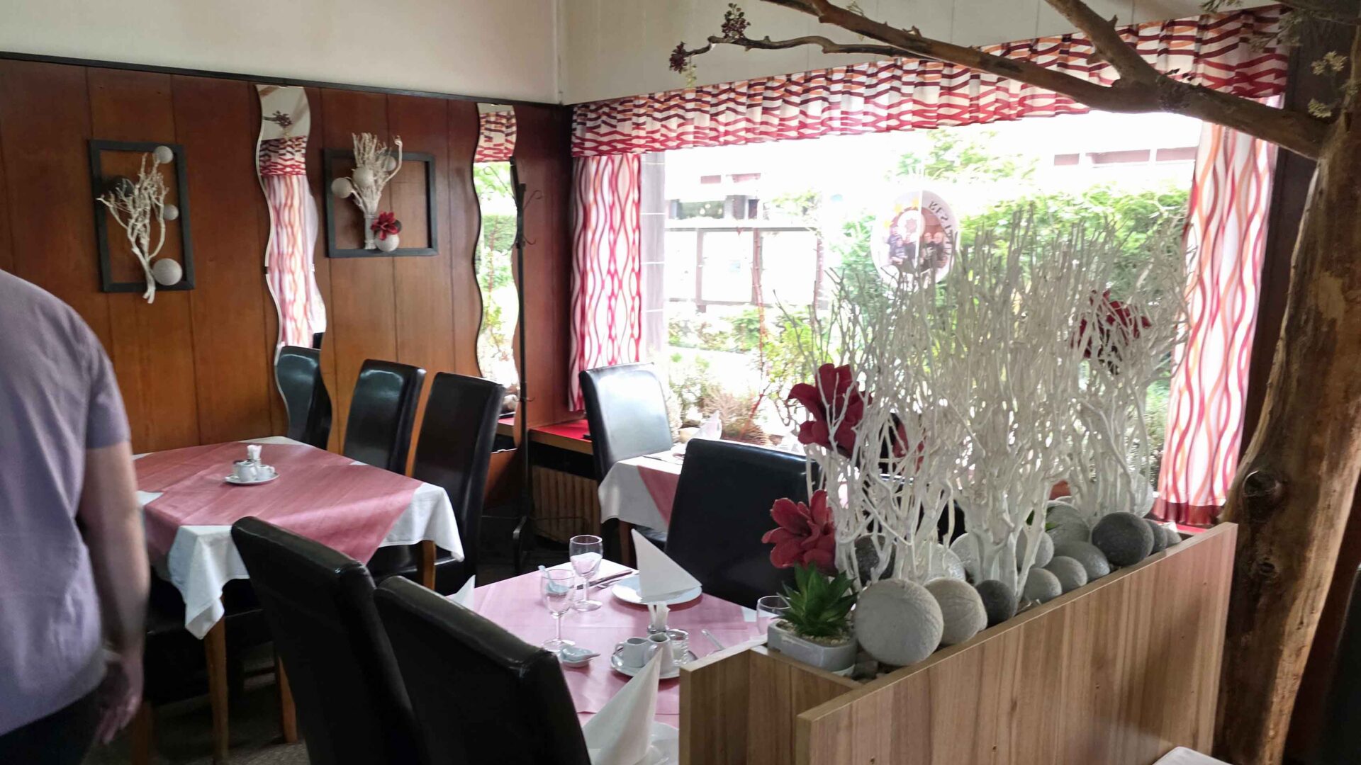 Interiér Restaurace Asie zůstal i rok po natáčení ve stejném retro stylu. Foto ČRzprávy