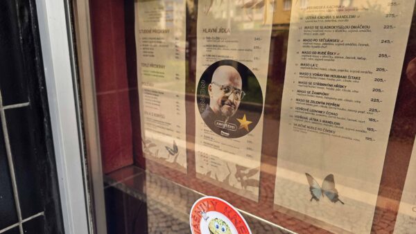 Na Restauraci Asie stále visí Pohlreichova hvězdička. Foto: ČRzprávy