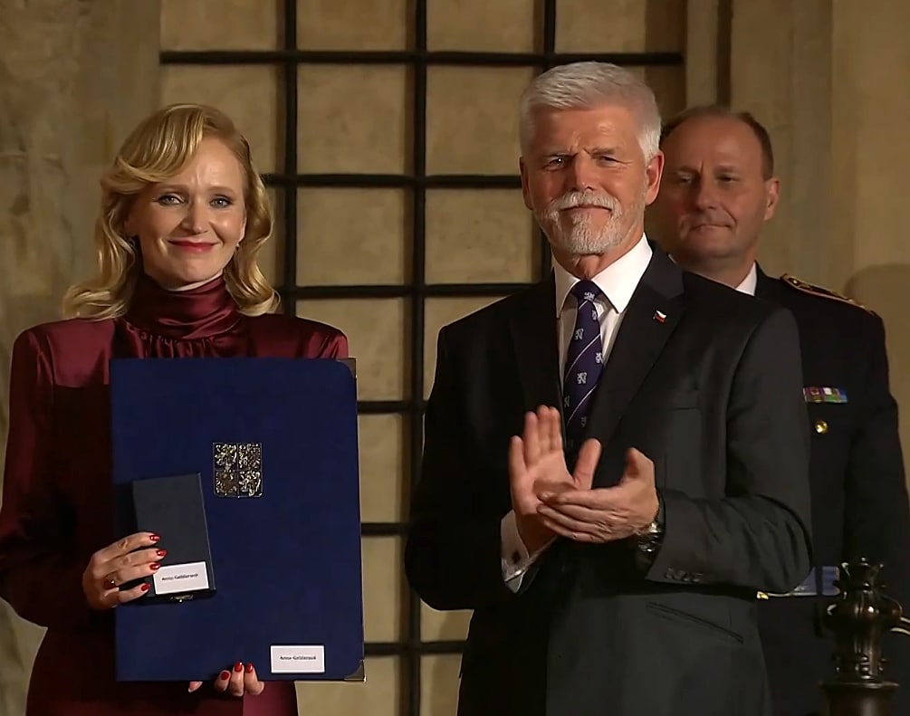 Medaili Za zásluhy získala herečka Anna Geislerová. Zdroj: ČT