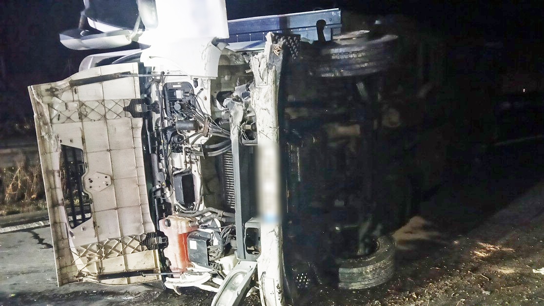 Nehoda kamionu na dálnici D5 u Nýřan. Foto: HZS