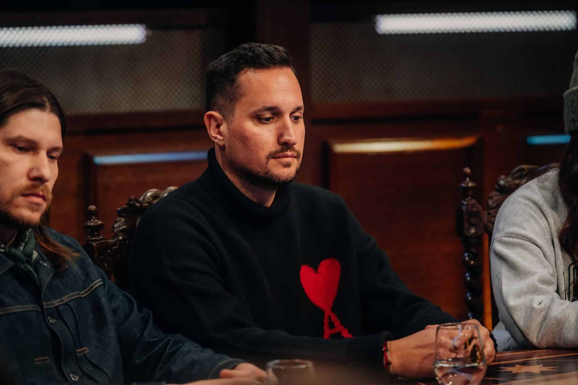 Pilot Marek byl odhalen jako Zrádce a vyhnán. Foto: TV Prima