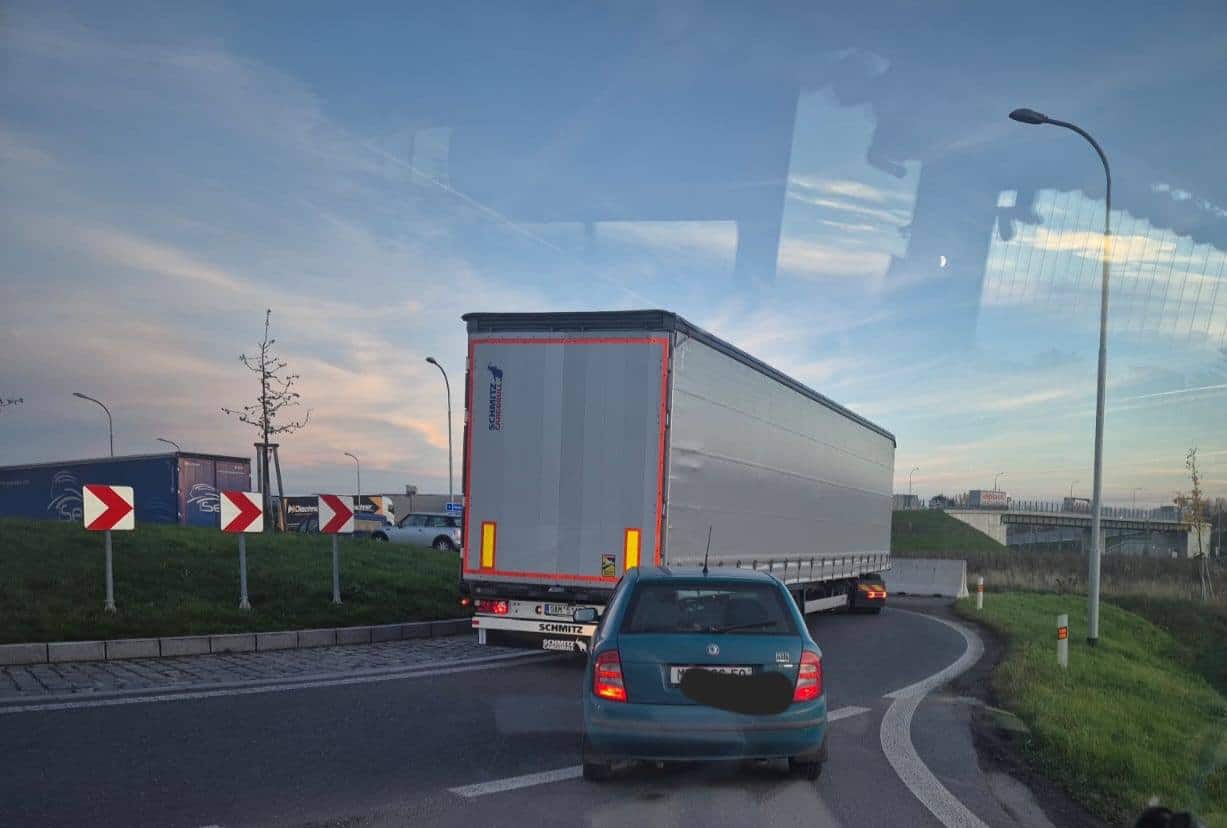 Středeční kolaps dopravy v Mělníku. Foto: FB/Doprava Mělník a okolí