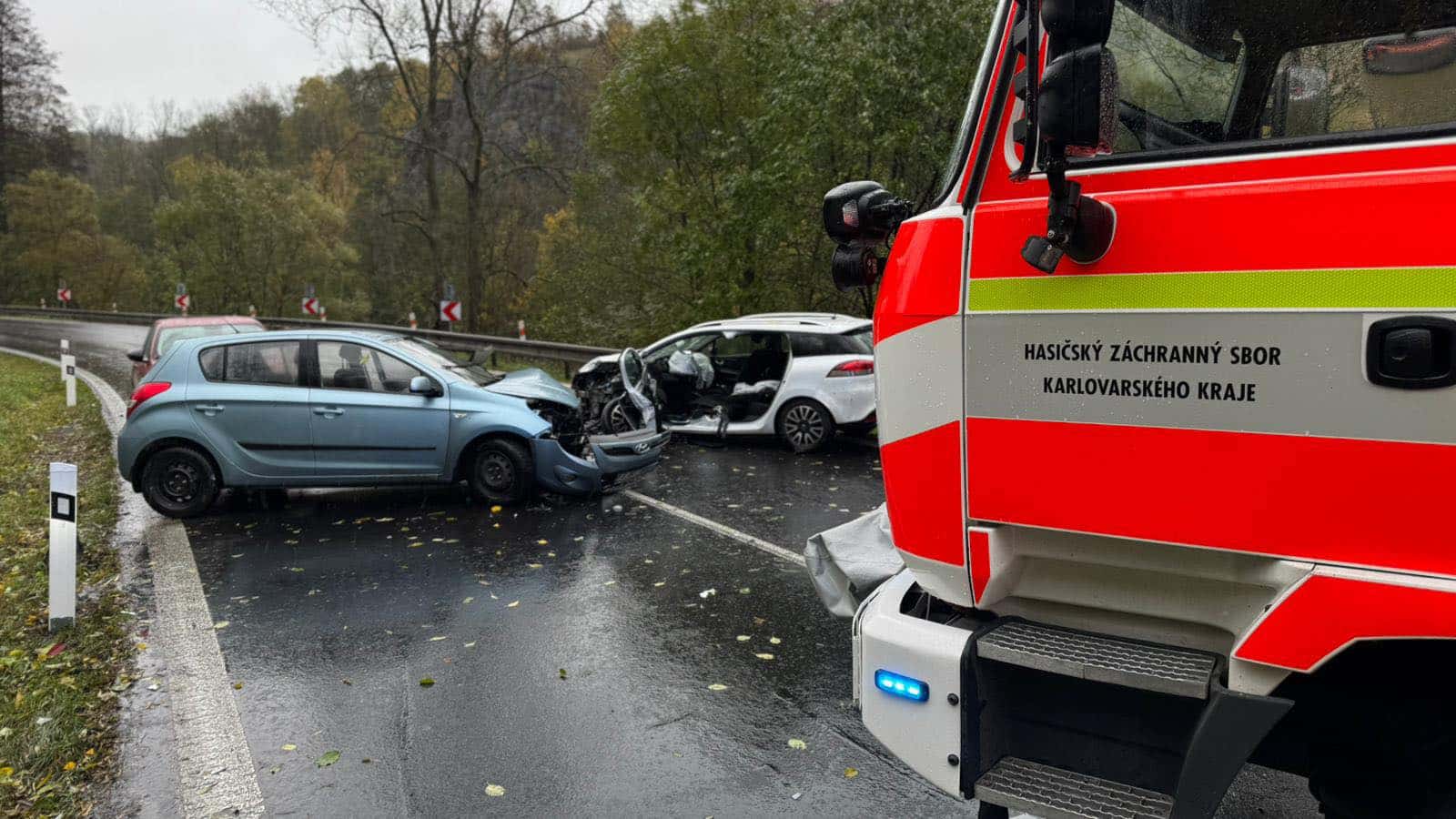Vážná nehoda u Stráže nad Ohří. Foto: HZS