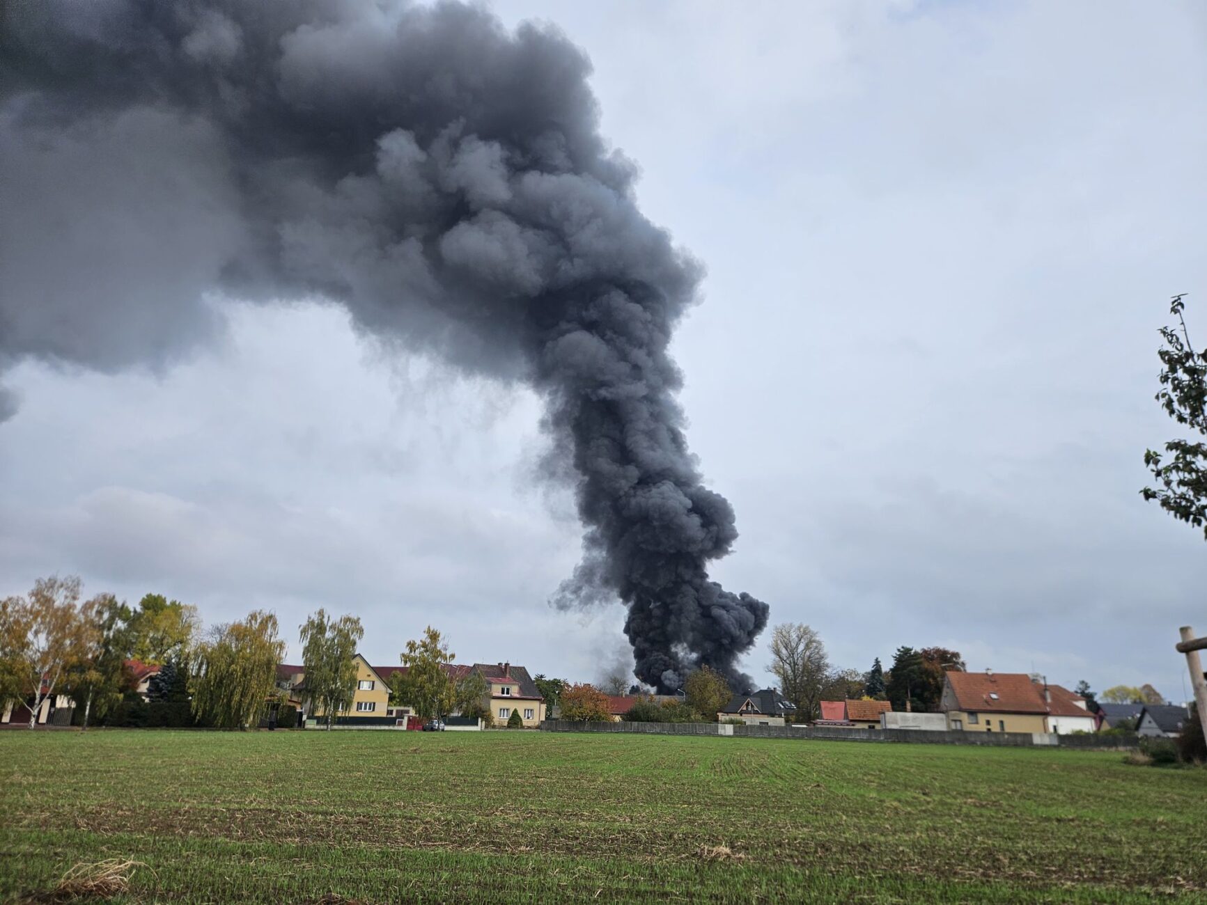 Velký požár v Nehvizdech. Foto: Lukáš Švanda