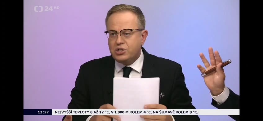 VIDEO: Václav Moravec předčasně ukončil nedělní Otázky. Zdroj: ČT