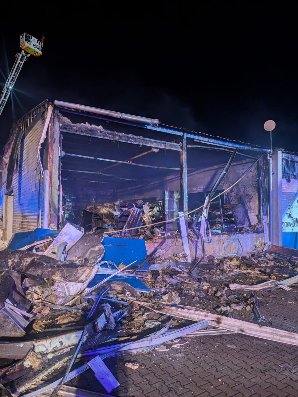 Následky požáru haly v Bohušovicích nad Ohří. Foto: HZS