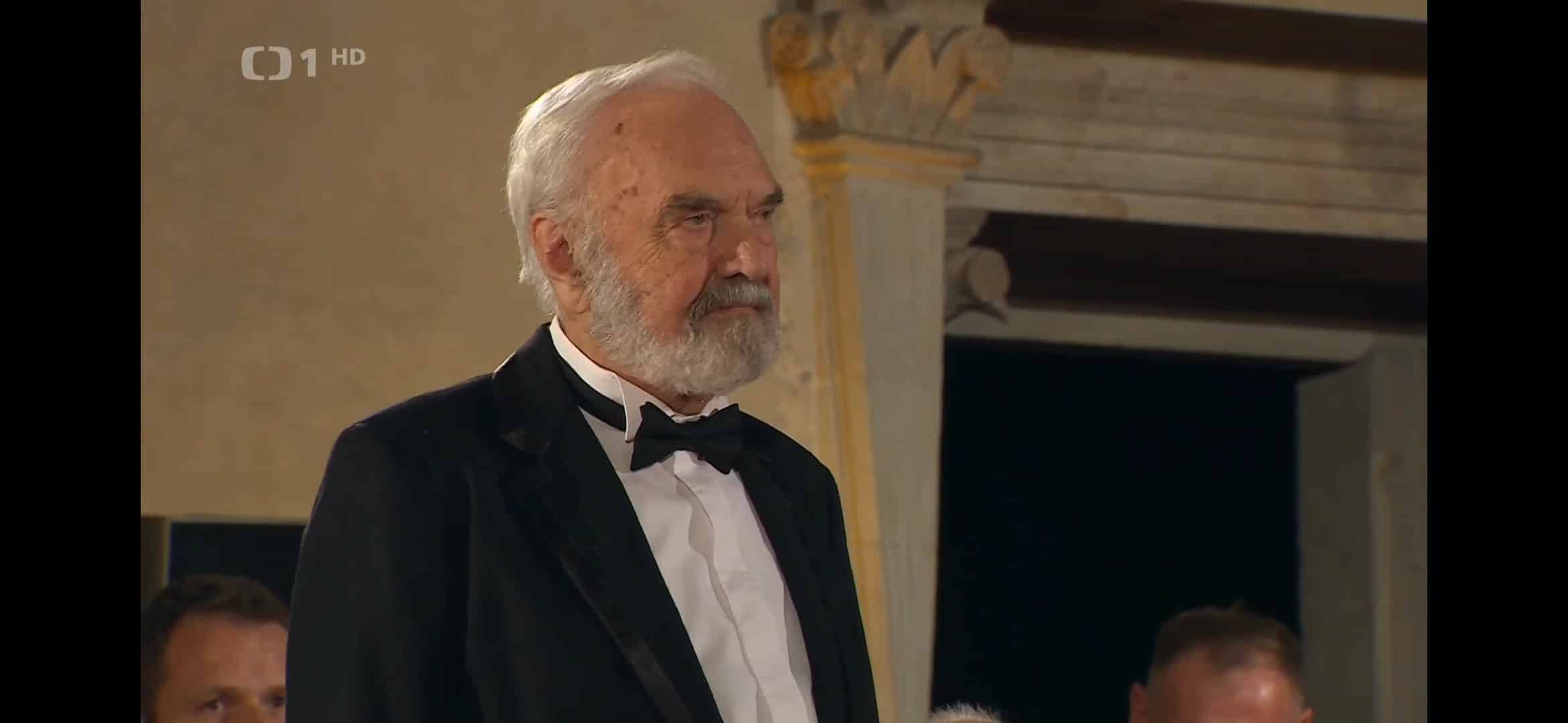 VIDEO: Řád bílého lva převzal Zdeněk Svěrák. Zdroj: ČT