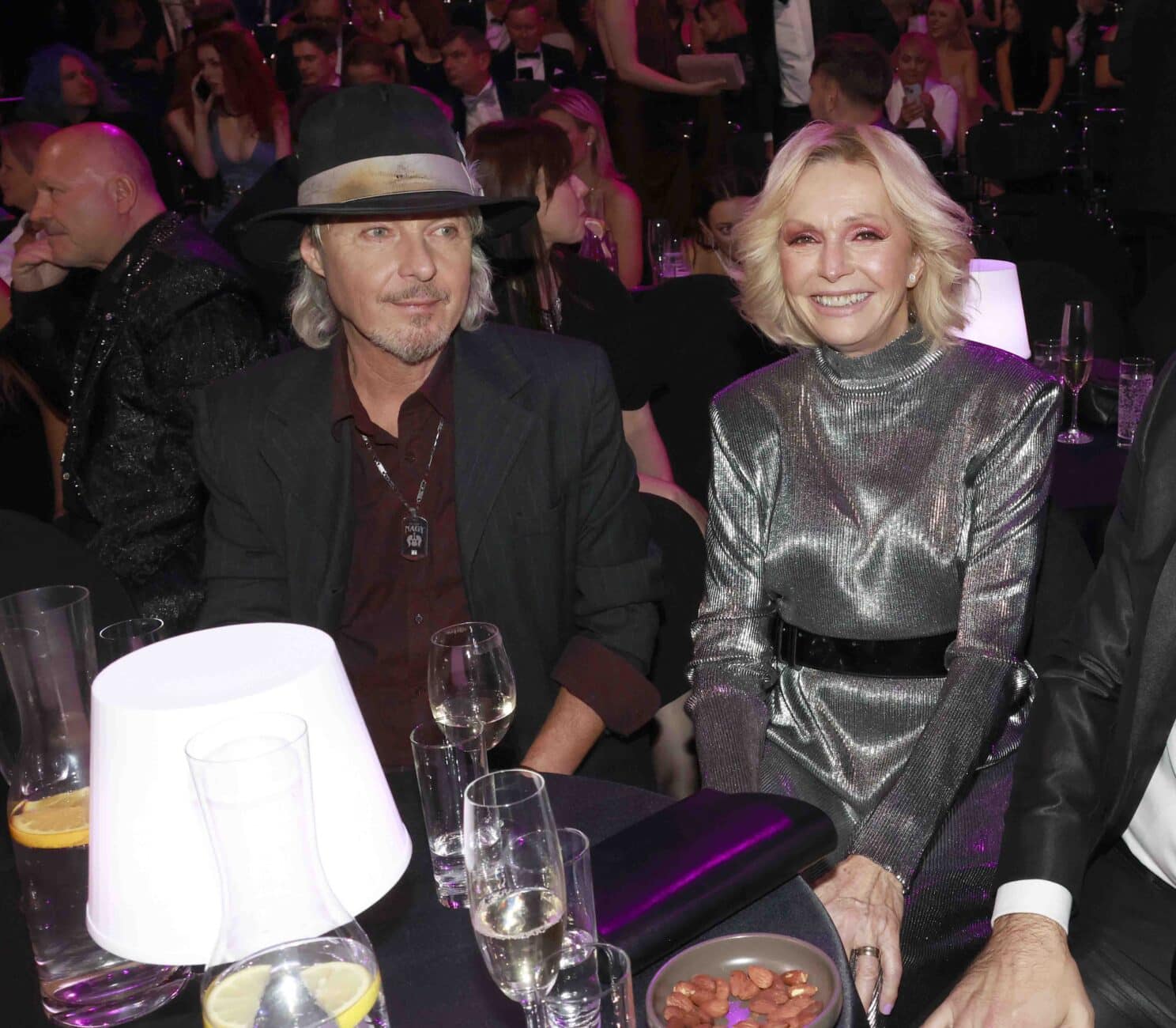 Na slavících seděla Helena Vondráčková také s Peterem Nagym. Foto: Nextfoto