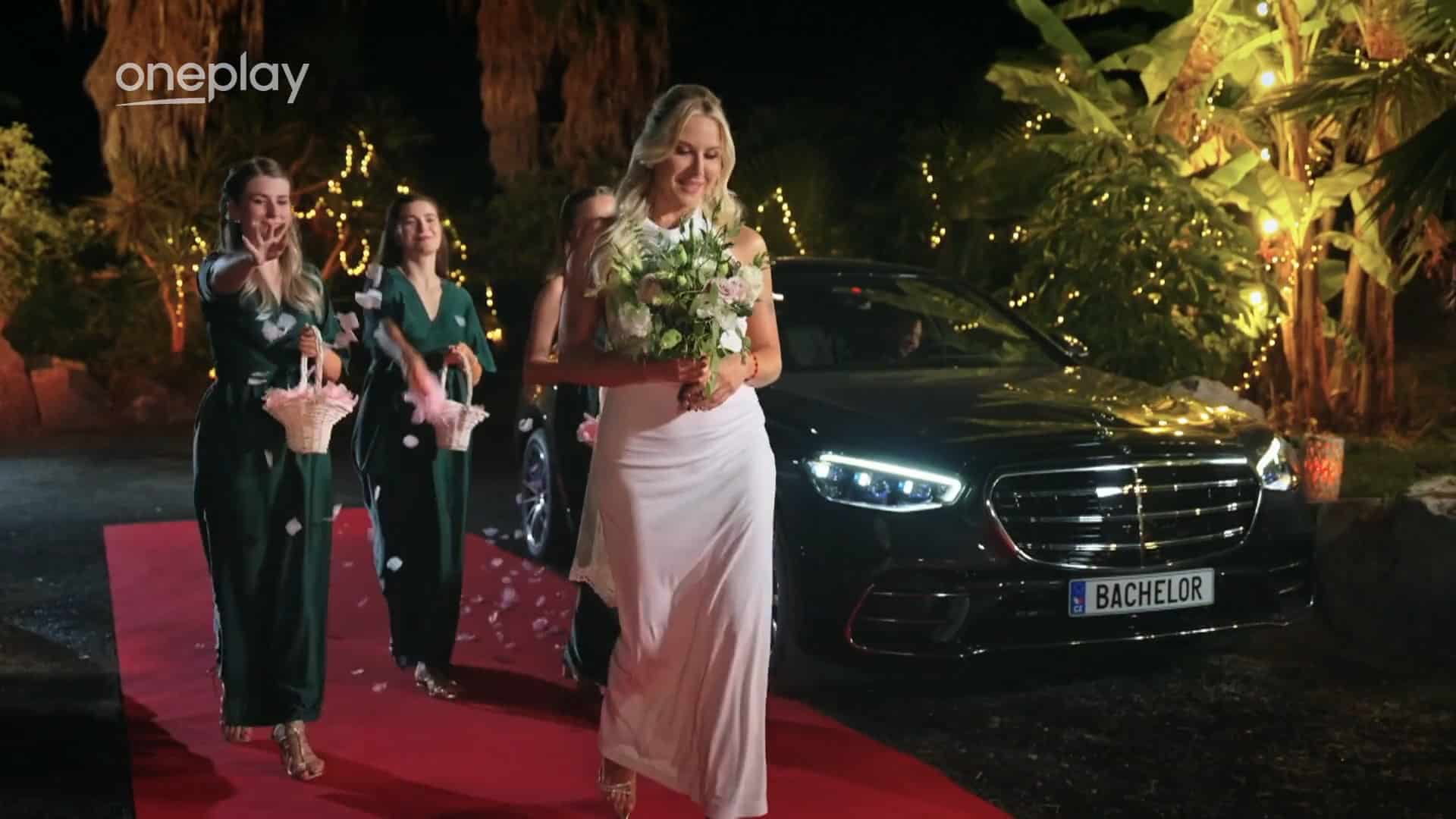 VIDEO: Marta rovnou přijela ve svatebních šatech. Autor: TV Nova