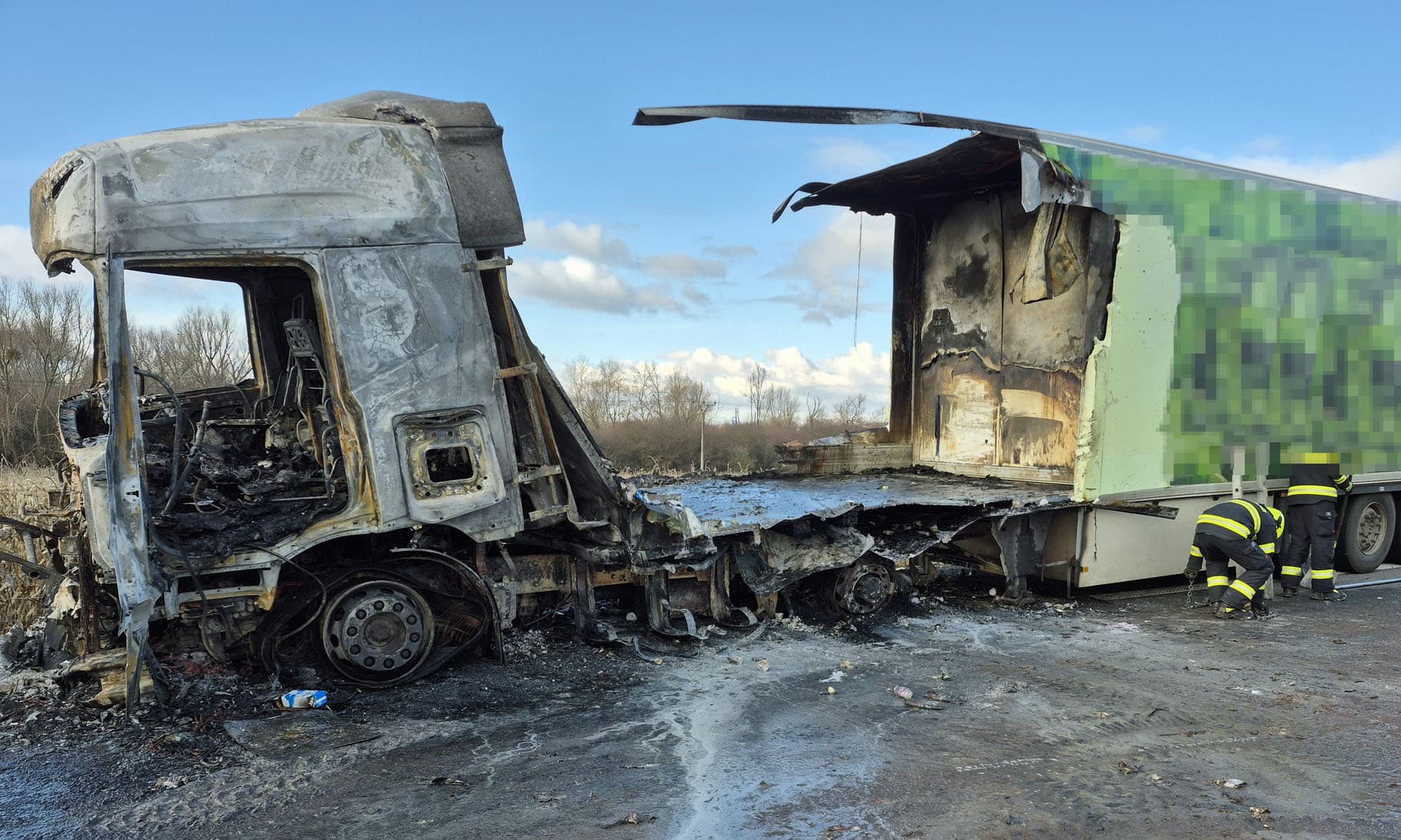Požár kamionu na dálnici D55 u Otrokovic. Foto: HZS ZLK