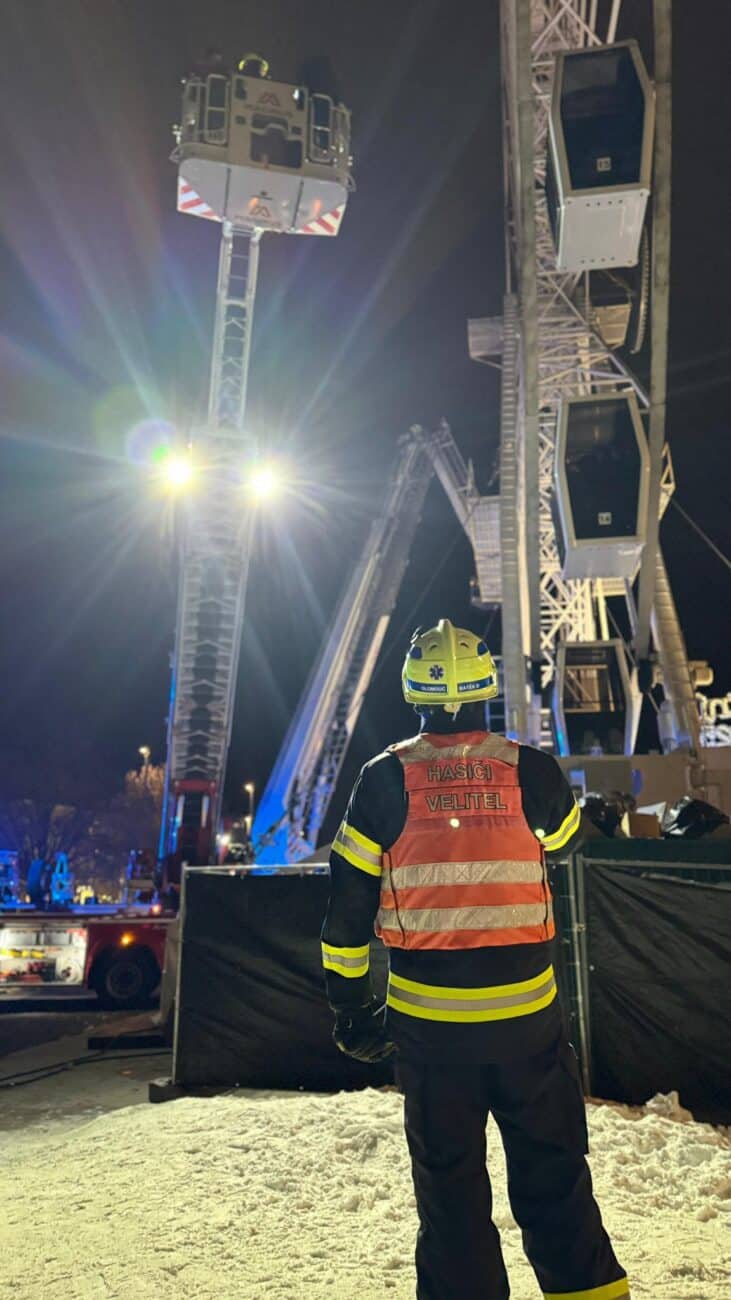 Záchrana lidí z ruského kola v Olomouci. Foto: HZS