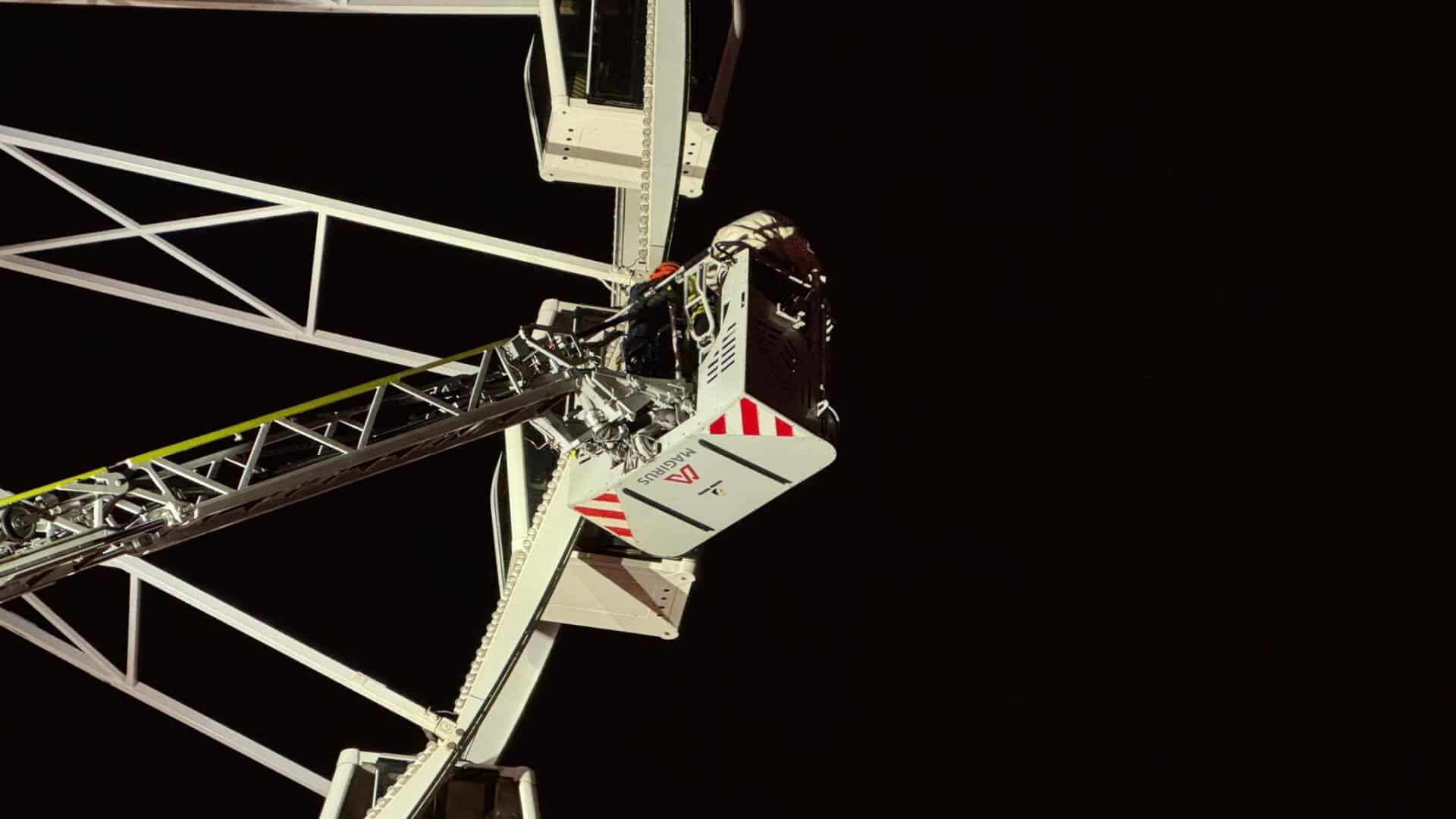 Záchrana lidí z ruského kola v Olomouci. Foto: HZS