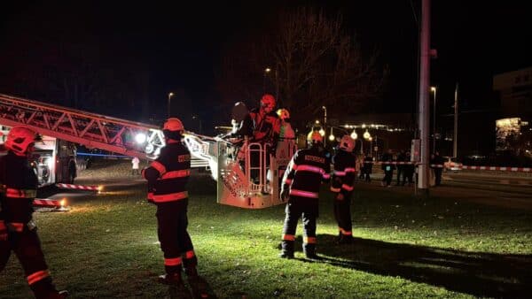 Záchrana lidí z ruského kola v Olomouci. Foto: HZS